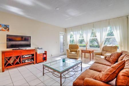 850 NE 12th Ave