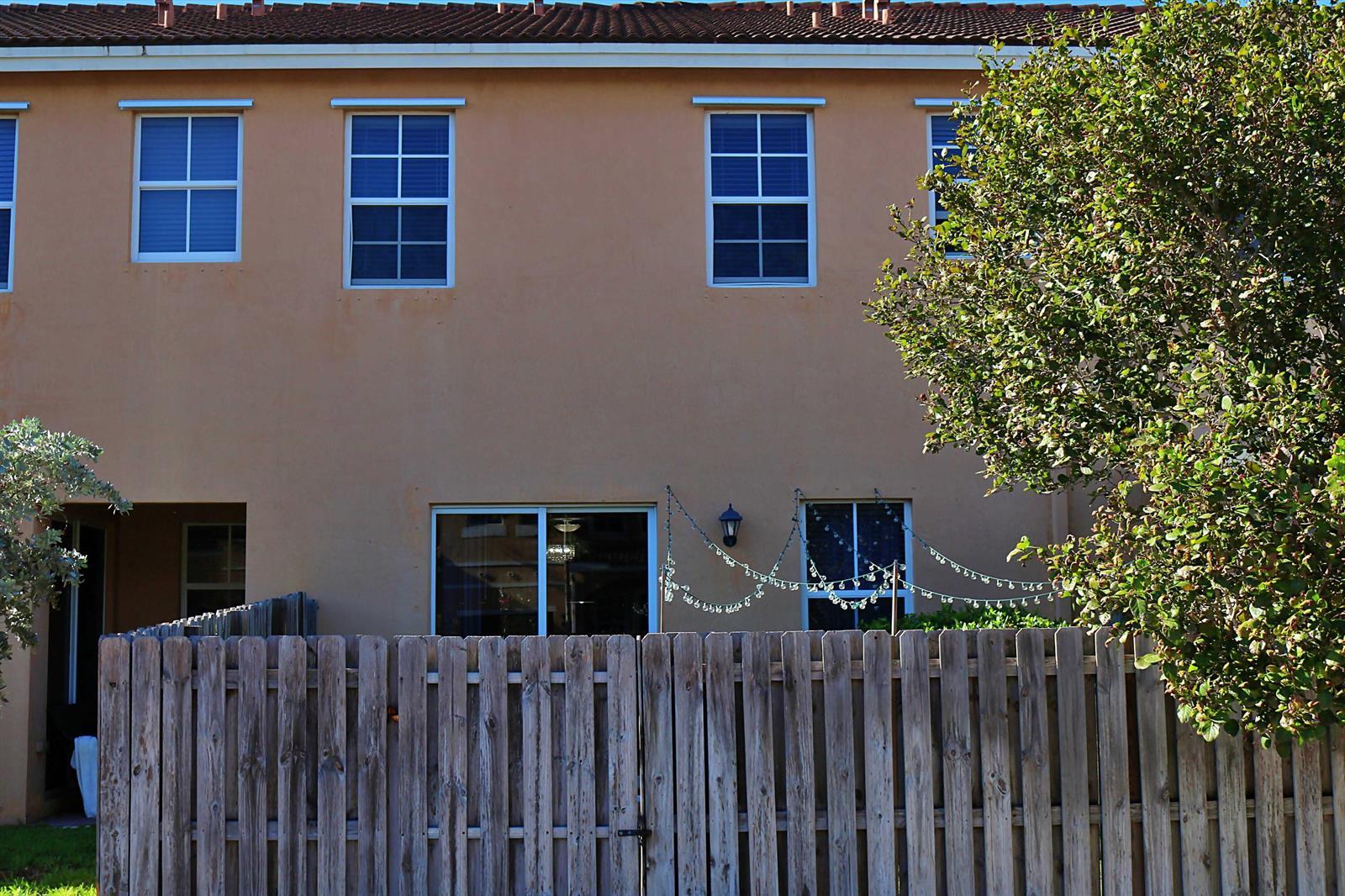 Image 4: House Back 1