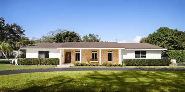 15700 SW 77th Ct