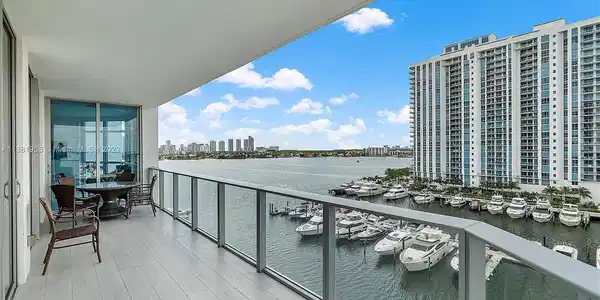 17301 Biscayne Blvd