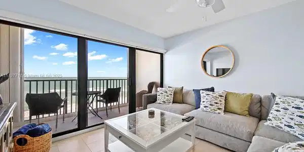 10152 S Ocean Dr