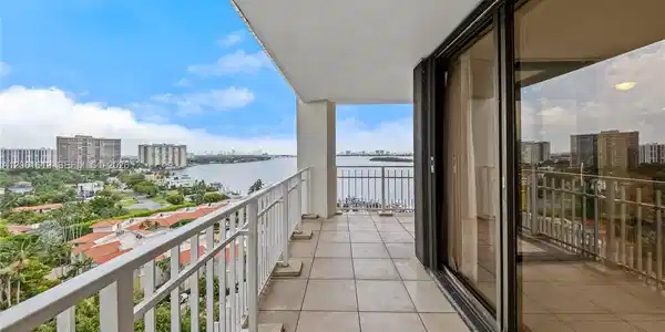 4000 Towerside Ter