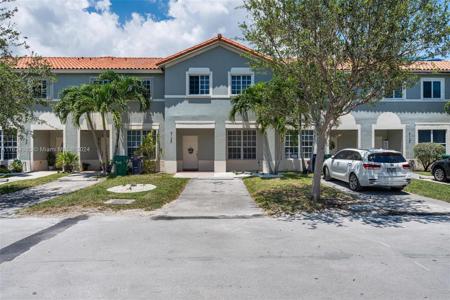 9135 SW 203rd Ter