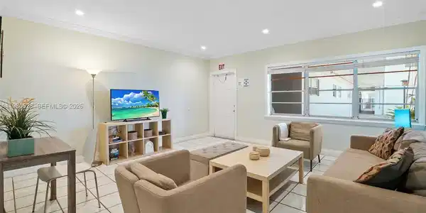Image 3: Unit is unfurnished. The furniture seen on pictures are from a previous tenant