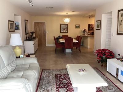 575 Crandon Blvd