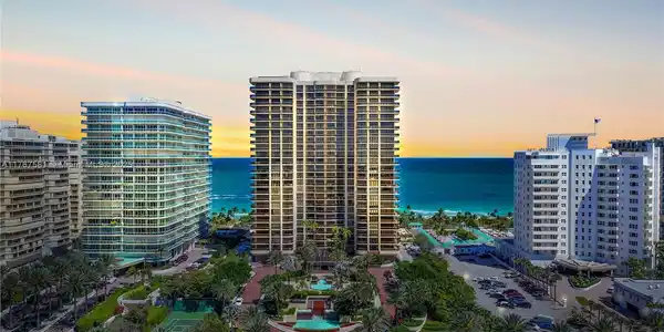 9999 Collins Ave