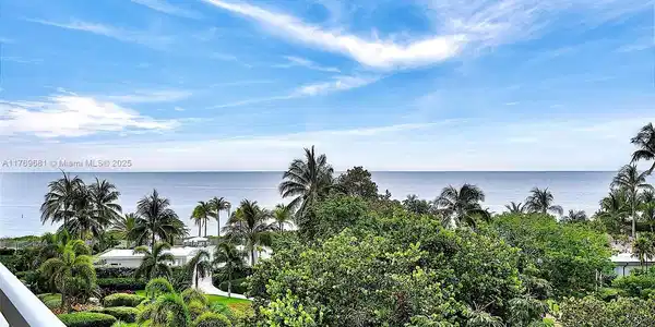 605 Ocean Dr