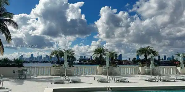 5 Island Ave