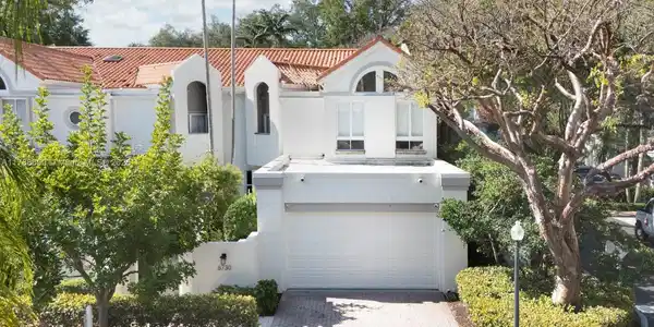 6730 SW 88th Ter