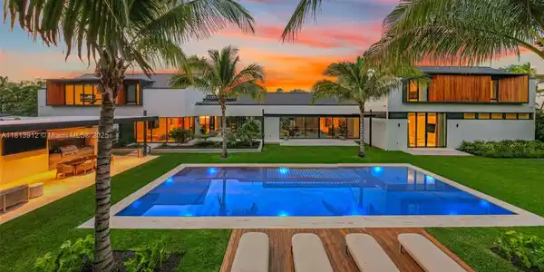 4820 SW 86th Ter