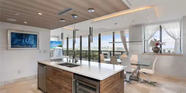 5875 Collins Ave