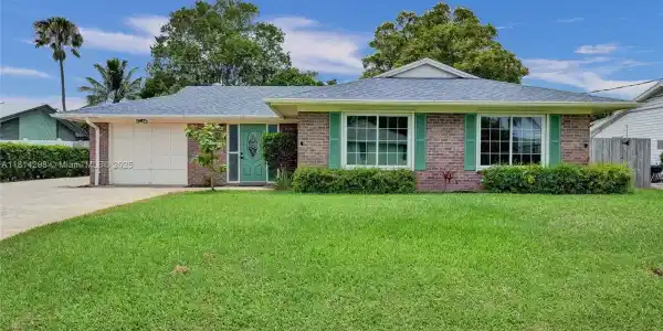 2398 SE Bordeaux Ct