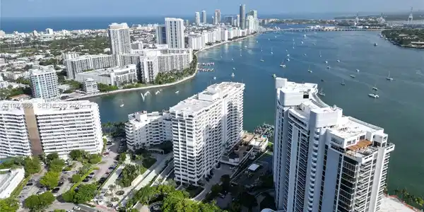 11 Island Ave