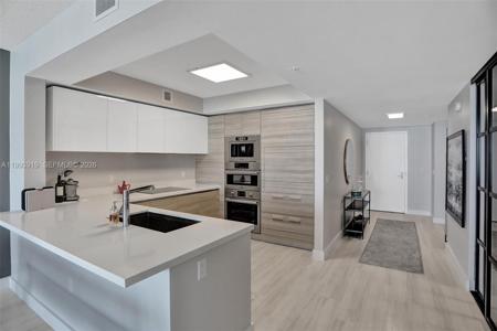 300 Sunny Isles Blvd