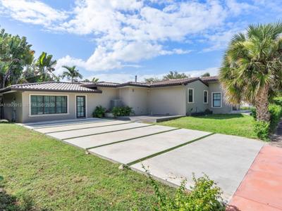 1500 Biarritz Dr