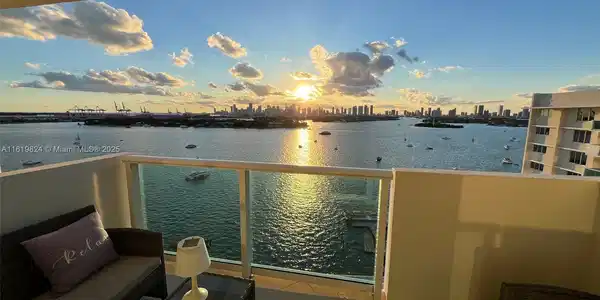 1200 West Ave