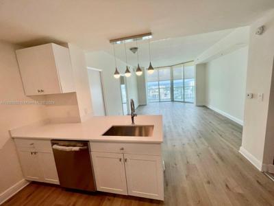 1900 N Bayshore Dr