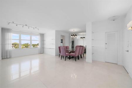4747 Collins Ave