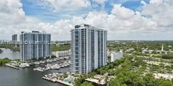 17301 BISCAYNE BLVD