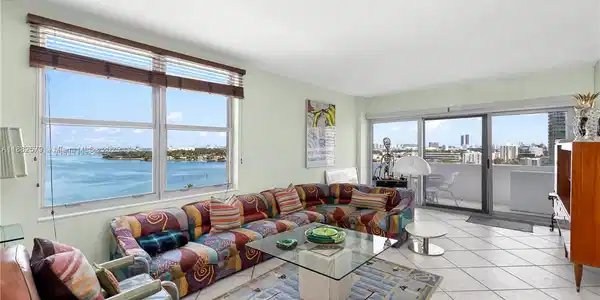 3 Island Ave