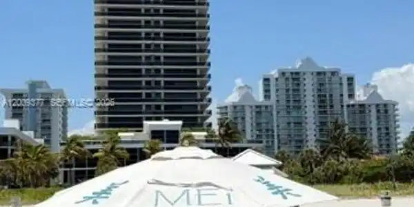 5875 Collins Ave