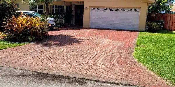 9114 SW 163rd Ter