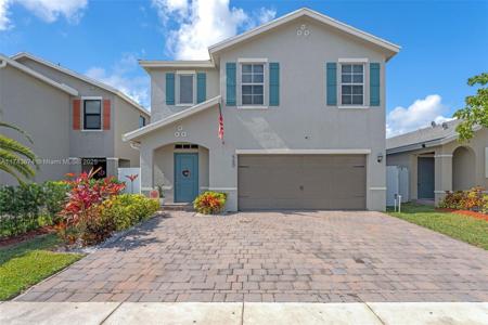 560 NE 6th Pl