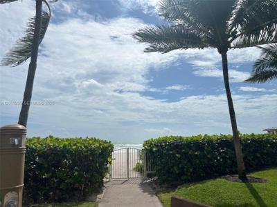 16500 Collins Ave