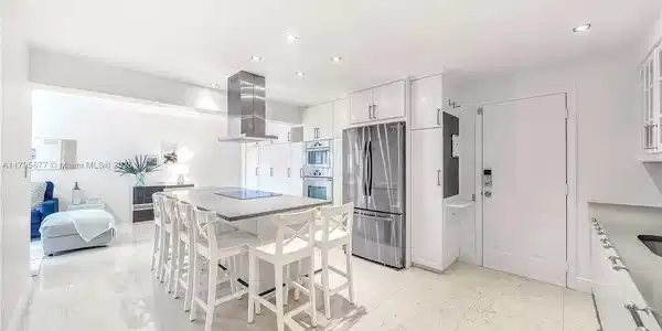 290 Sunrise Dr