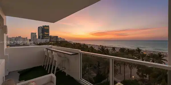 100 Lincoln Road