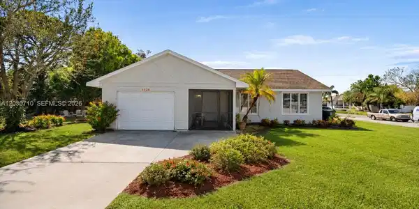 1526 SE Port St Lucie Blvd