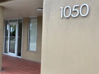 1050 SE 15th St