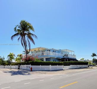 212 Banyan Ln