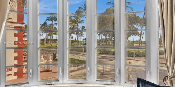 530 Ocean Dr