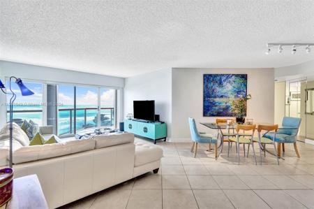 6767 Collins Ave
