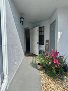 1211 S INDEPENDENCE DR
