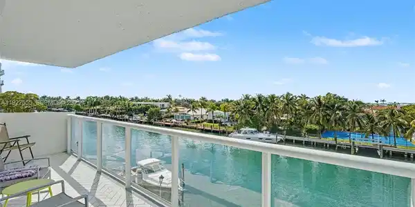10000 W Bay Harbor Dr