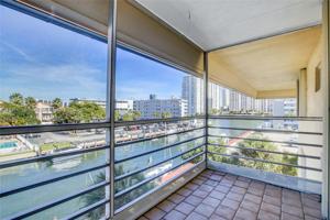 3849 NE 169th St Unit 412