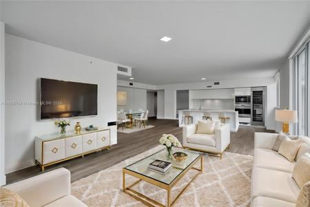 9521 E Bay Harbor Dr