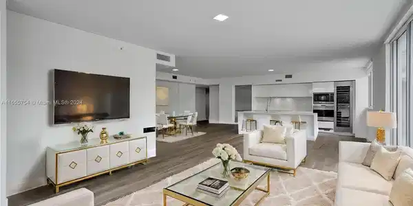 9521 E Bay Harbor Dr