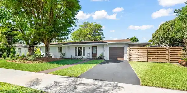 18044 SW 89th Pl