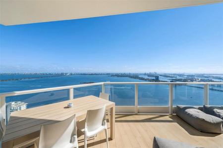 2020 N Bayshore Dr