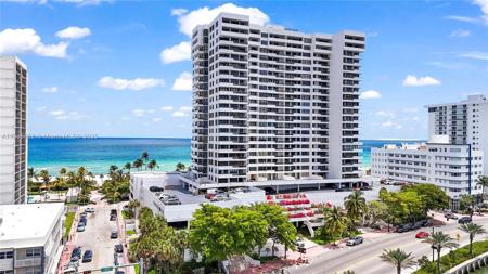 2555 Collins Ave