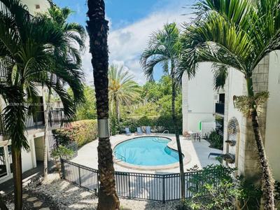 924 SE 2nd St #9