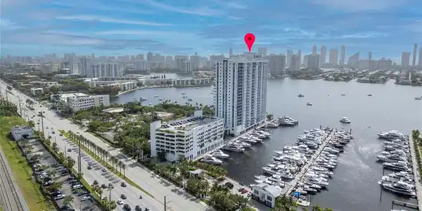 17301 Biscayne Blvd