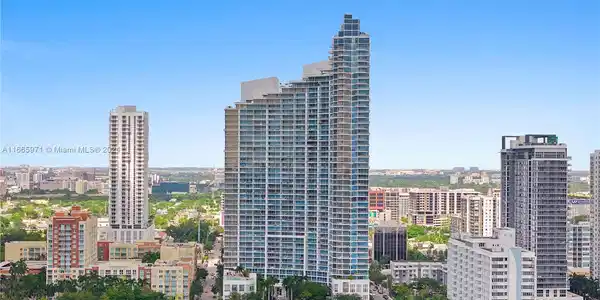 2020 N Bayshore Dr