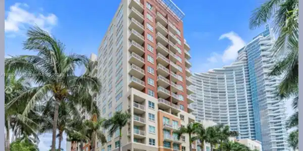 2000 N Bayshore Dr