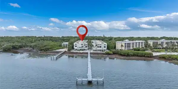 Image 3: Aerial Dock Perfect For Loading/Unloading Boat