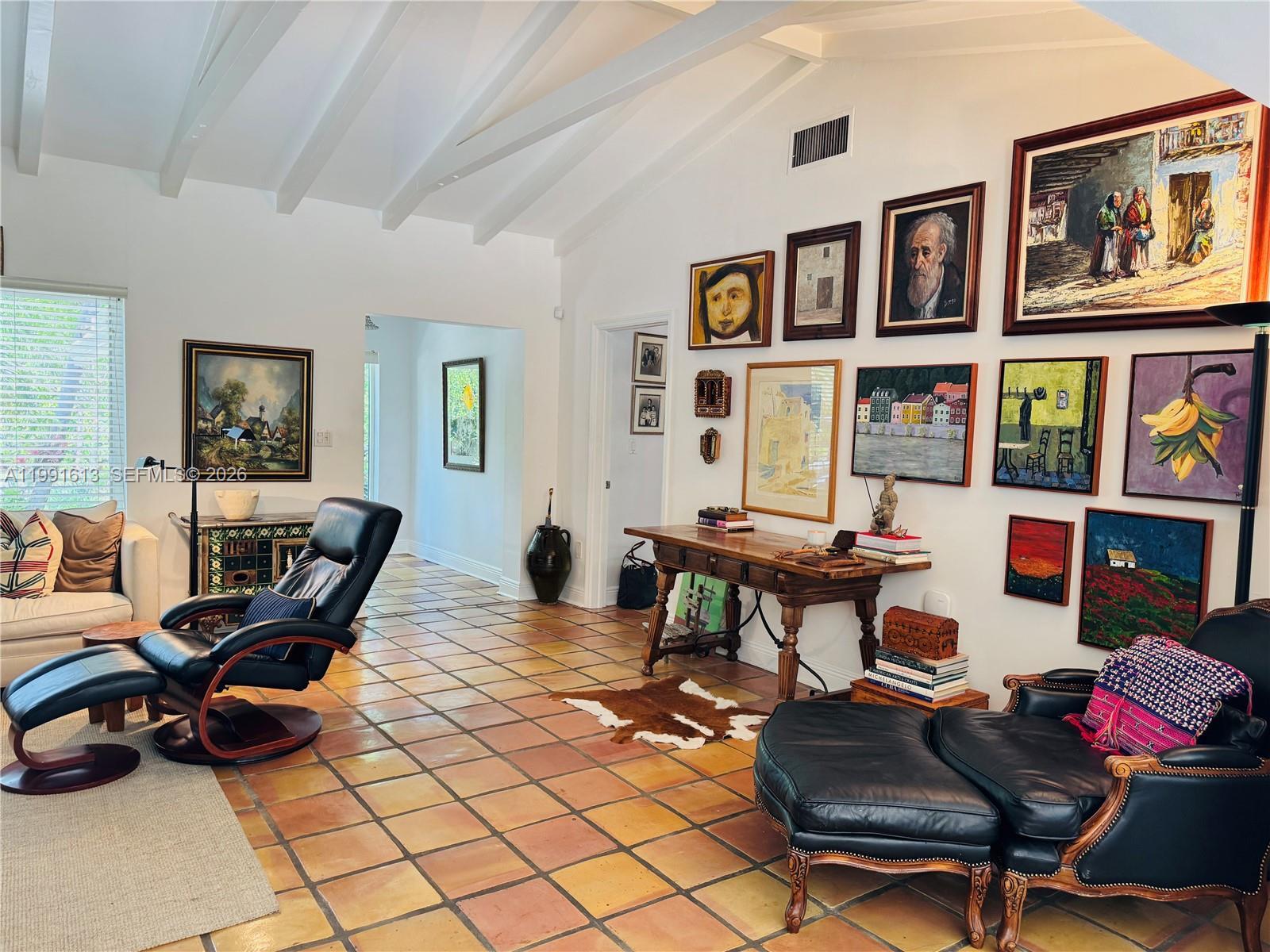Image 3: living room