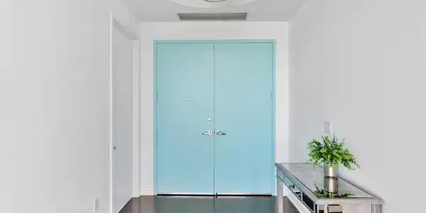 Image 3: 067-18101 Collins Ave #401_067